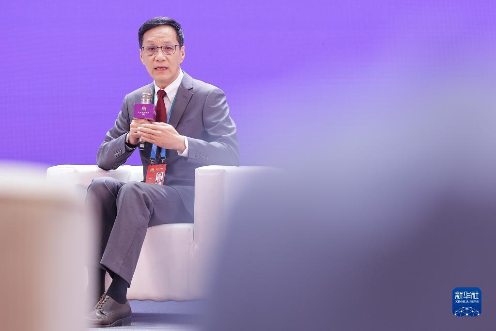 皇冠总站棋牌平台